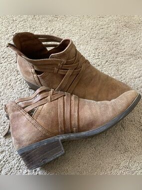Goldie Baretraps Boho Western Booties with Block Heel and Zipper | size 7.5